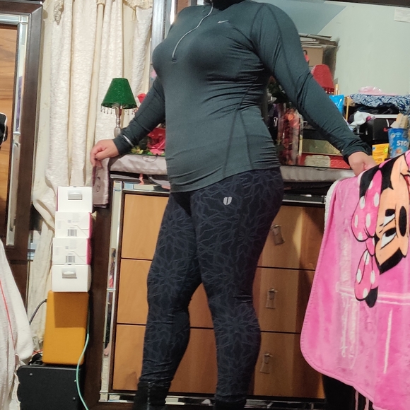 NIKE DRI_FIT WOMEN'S RUNNING JACKET BLACK SZ SMALL - Picture 6 of 6